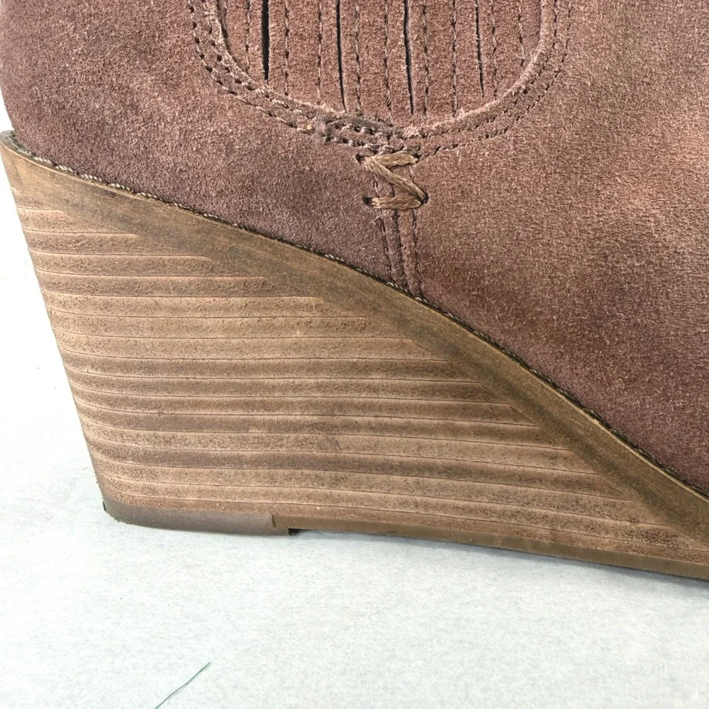 Frye and Co Wedge Booties Womens 7 Brown Suede Pointed Toe Ankle Boots